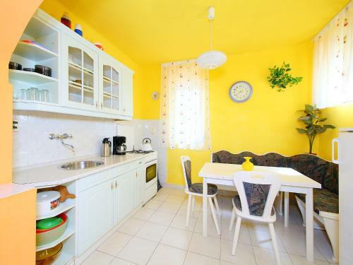 Holiday Home Balatonkeresztur 1