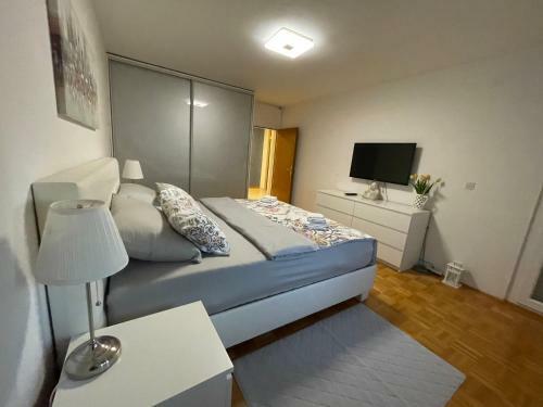 Dis Apartment Vara?din