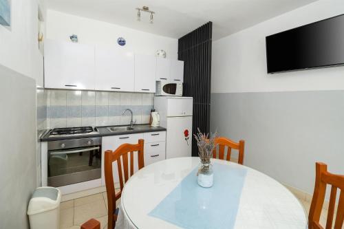 Apartments Anita Tribunj