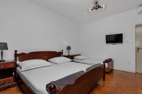 Apartments ?obrni?