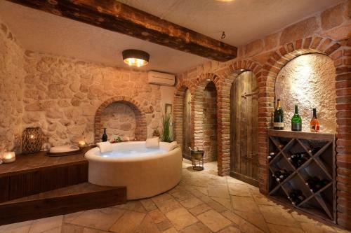 Serendipity - Luxury Stone Villa With Private Jacuzzi And Sauna