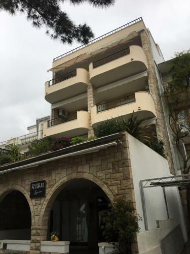 Hostal Guesthouse Marina