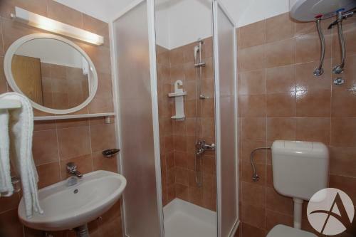 Seaview Rooms With Breakfast & Free Parking