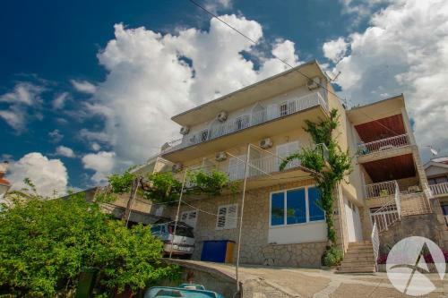 Seaview Rooms With Breakfast & Free Parking