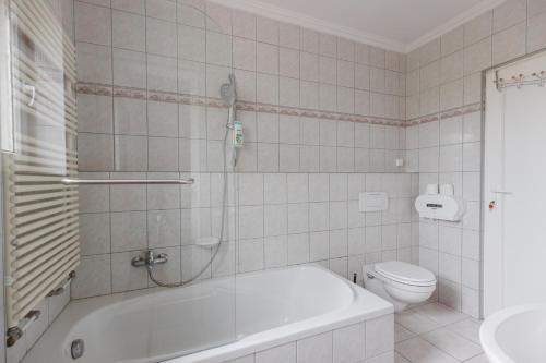 Hostal Airport Jazmin Guesthouse