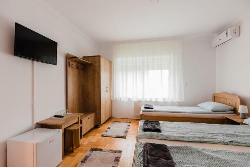 Hostal Airport Jazmin Guesthouse