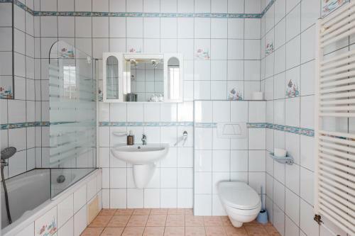 Hostal Airport Jazmin Guesthouse