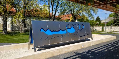 Hostal Vikt�ria Panzi� Zam�rdi