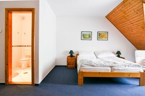 Gy?rfi Apartmanh�z Zam�rdi