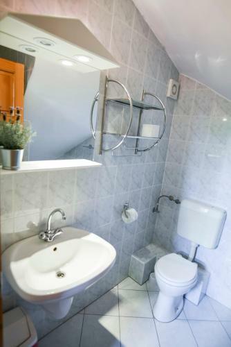 Gy?rfi Apartmanh�z Zam�rdi