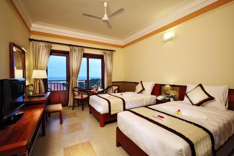 Hotel Golden Coast Resort & Spa