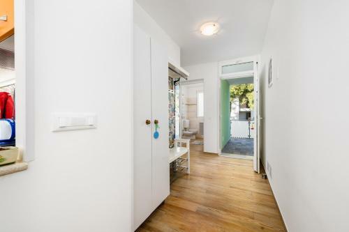 Hostal Andrea House With Apartments