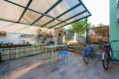 Hostal Andrea House With Apartments