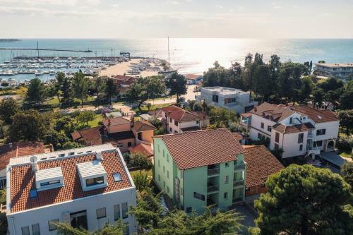 Hostal Andrea House With Apartments