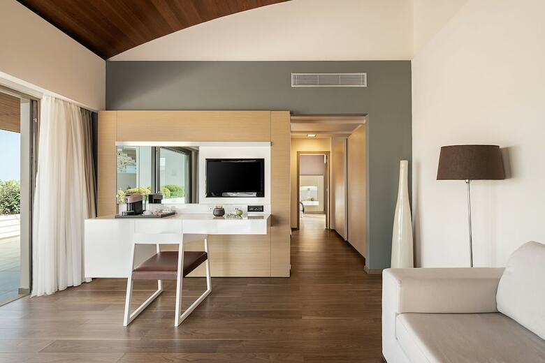 Hotel Avra Imperial Beach Resort & Spa