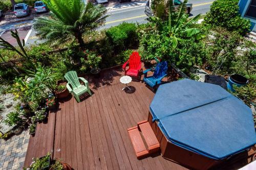 Bird's Nest Vacation Apartments