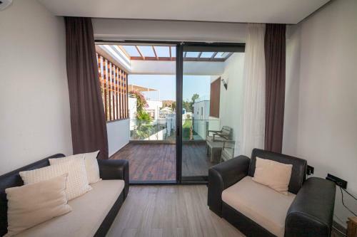 Modern Apartment Near Beach With Central Location In Bodrum