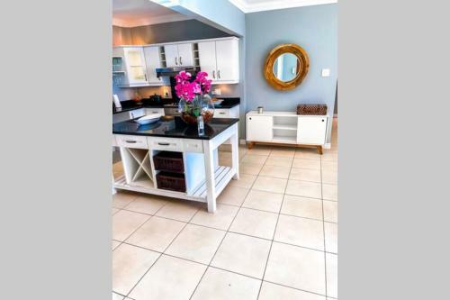 Summerstrand Boutique Beachfront Apartment