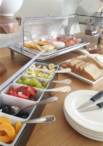 Hostal Oceans Guest House & Luxurious Apartments
