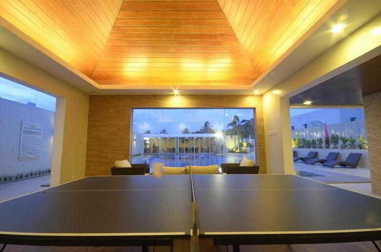 Hotel Holiday Suites