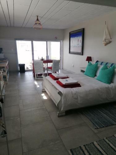 Apartamento Nautilus Yzerfontein Self Catering Accommodation On Ground Level
