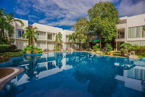 Aziza Paradise Hotel