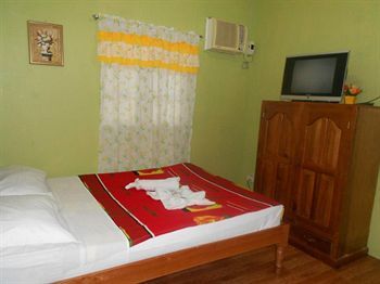 Hostal Tia Mers Guest House