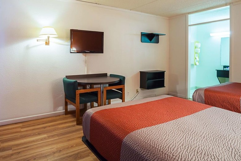 Motel 6 Tifton