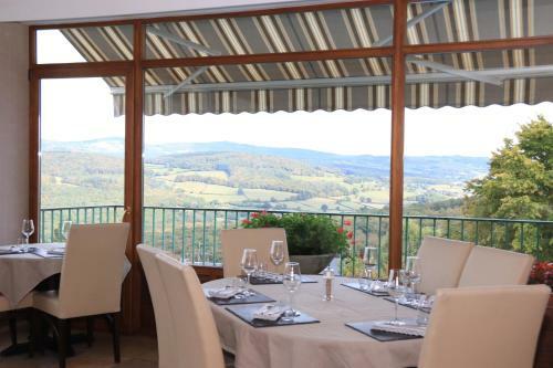 Hotel Logis Au Vieux Morvan