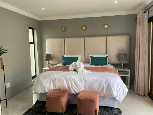 Hostal The King's Court Guest Manor