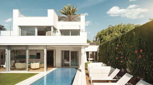 Hotel Puente Romano Beach Resort & Spa