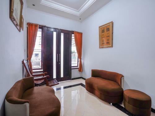 Hotel Oyo 89993 Nginep Yuk