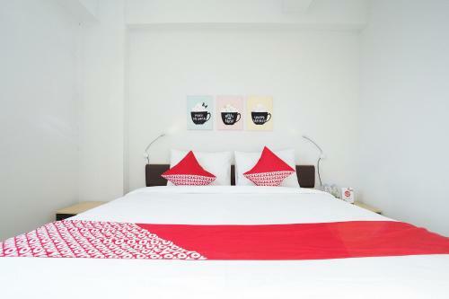 Hotel Vaccinated Staff - Oyo Flagship 910 Menara Rungkut Surabaya