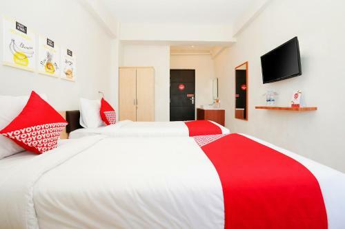 Hotel Vaccinated Staff - Oyo Flagship 910 Menara Rungkut Surabaya