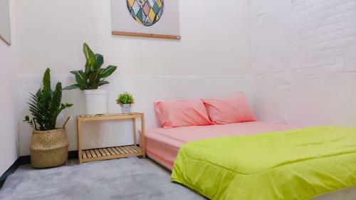 Bed & Breakfast Surabaya Homey Near Its