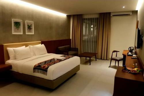 Kambaniru Beach Hotel And Resort