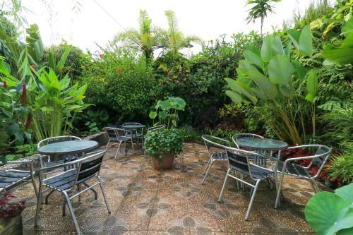 Hostal Labuana Homestay & Cafe Garden