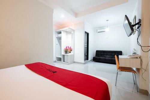 Reddoorz Plus @ Hotel Alden Makassar