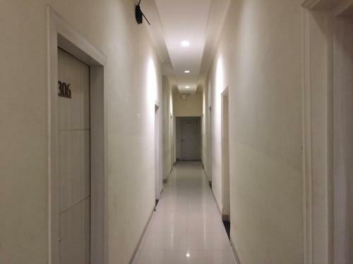 Reddoorz Plus @ Hotel Alden Makassar