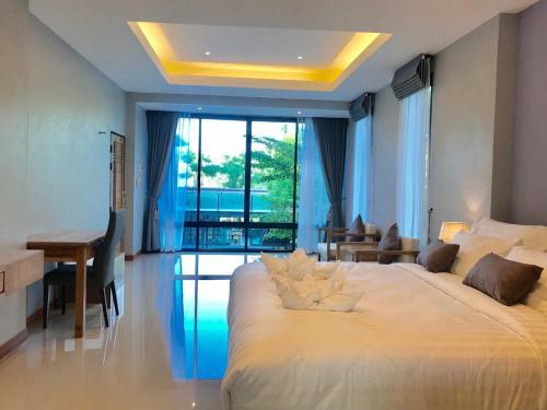 Hotel Look At Home Lamphun