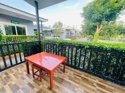 Hotel Baan Ruay Suk Resort, Lopburi