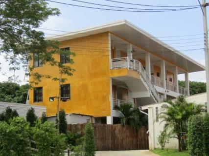 Hotel ??????????????? (resort At Lampang)