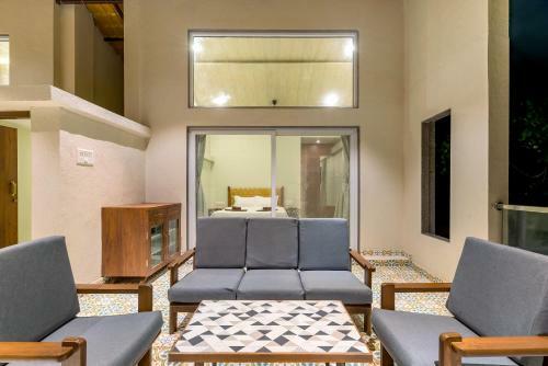 Villa Saffronstays Coral Hues
