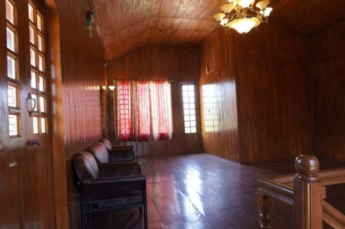 Kee2 Wood House