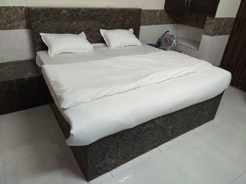 Hotel S K Resort & Marriage Garden