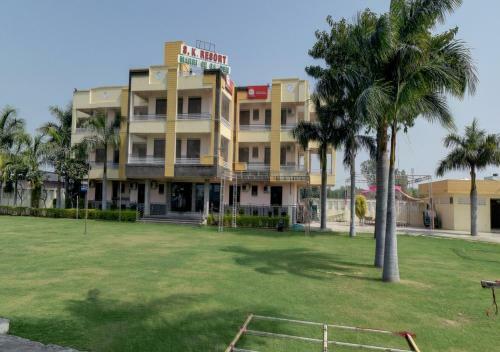 Hotel S K Resort & Marriage Garden