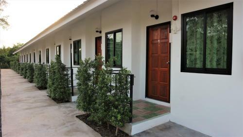 Motel Narisara Korat Resort