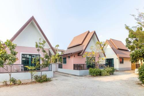 Hotel Oyo 798 Reurn Mareena Resort