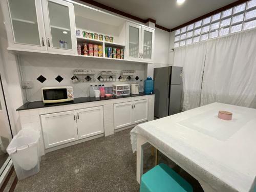 Villa Minimal House Phichit