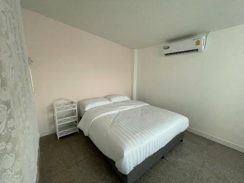 Villa Minimal House Phichit
